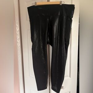 Women’s faux leather leggings